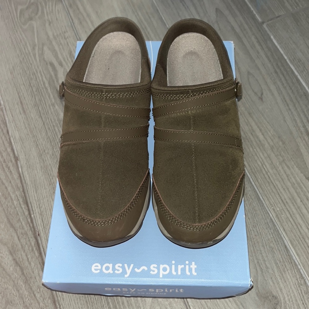 Easy Spirit Women(9) Dark Green Equinox(box)